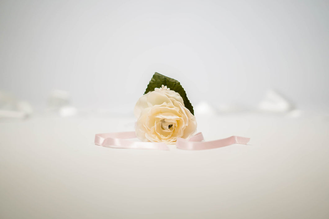 Boutonnière blanche